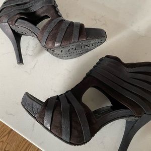 Donald Pliner heels